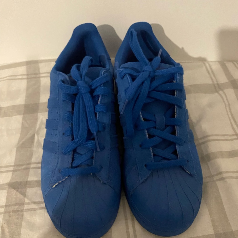 Very very rare blue superstar j adidas